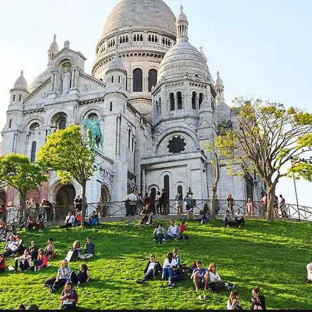 Chic Appartement Sacre Coeur Of Paris With Parking-3